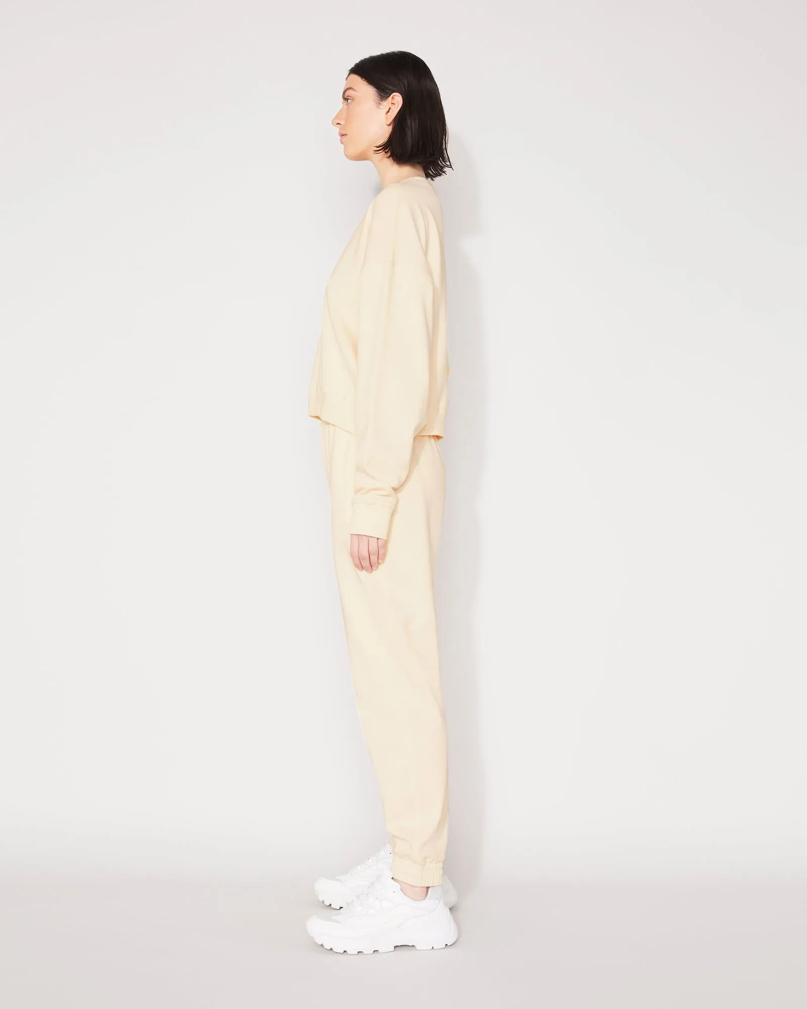 ESSENTIAL CROP SWEATSHIRT - BUTTER CREAM