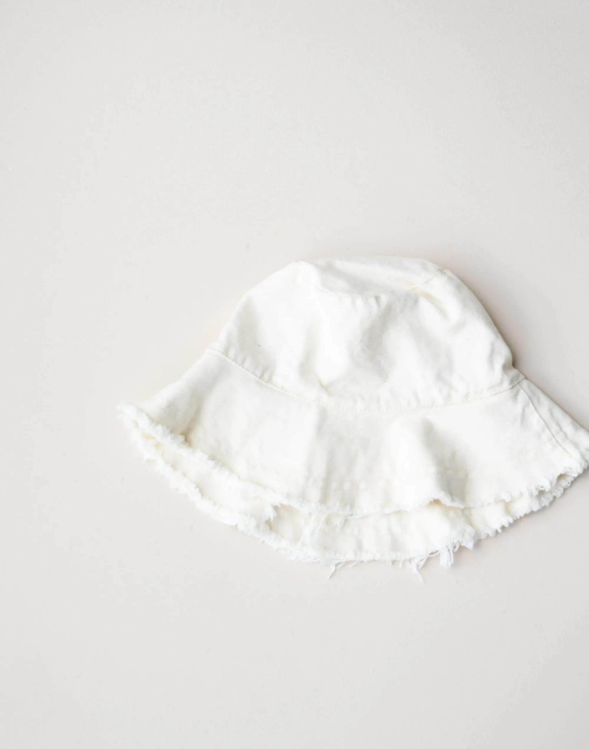 Leilani Bucket Hat (White)