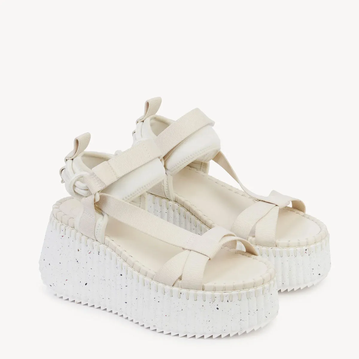 Nama Flatform Sandal, Pearly