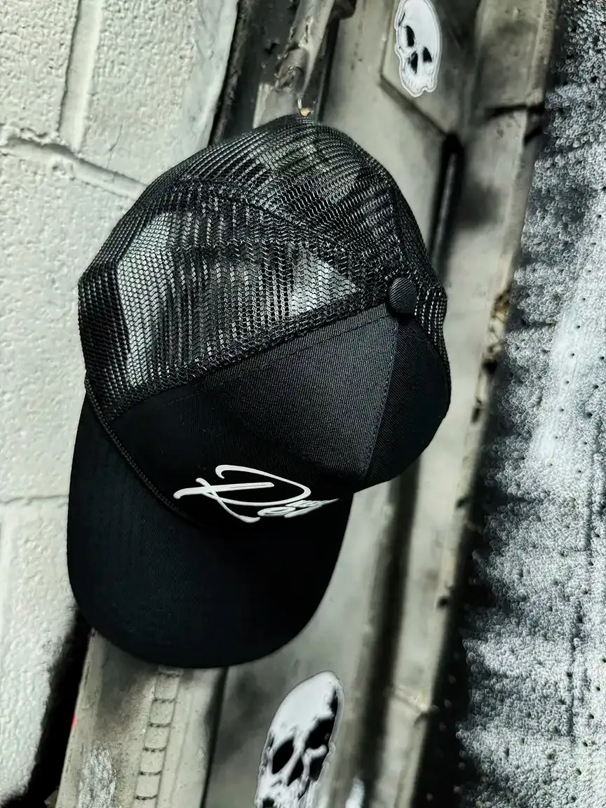 REAL CURVED BILL BLACK HAT