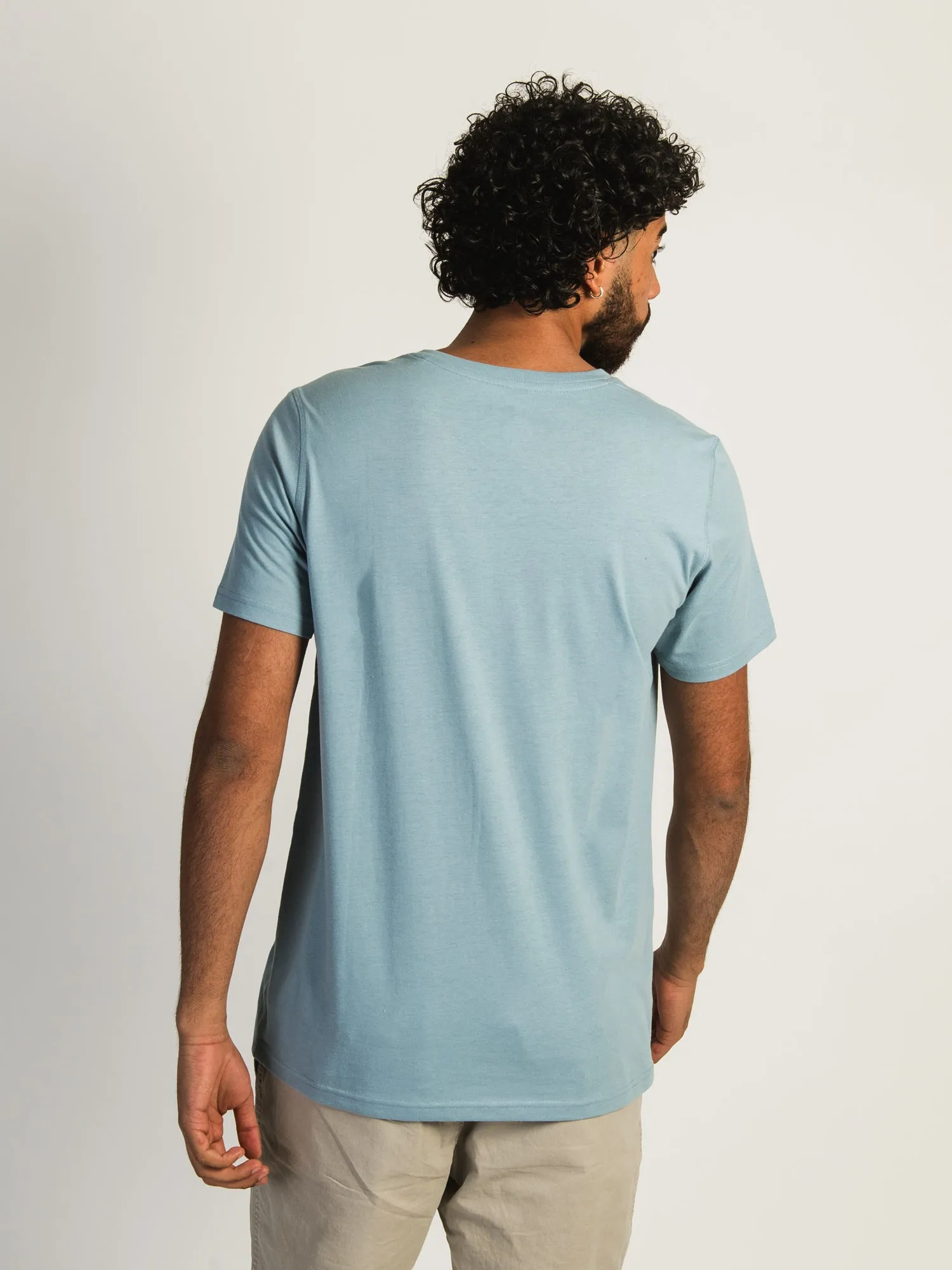 VICTOR VNECK TEE - STEEL GLASS